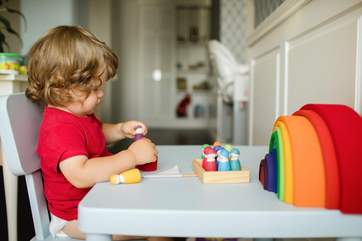 enfant activité Montessori